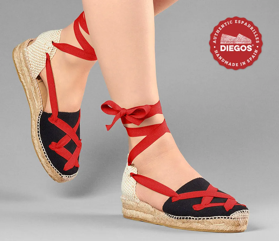 Alpargatas clásicas cordones Lola cuña baja negro
