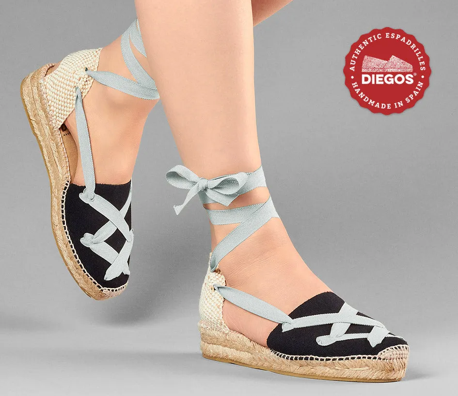 Alpargatas clásicas cordones Lola cuña baja negro