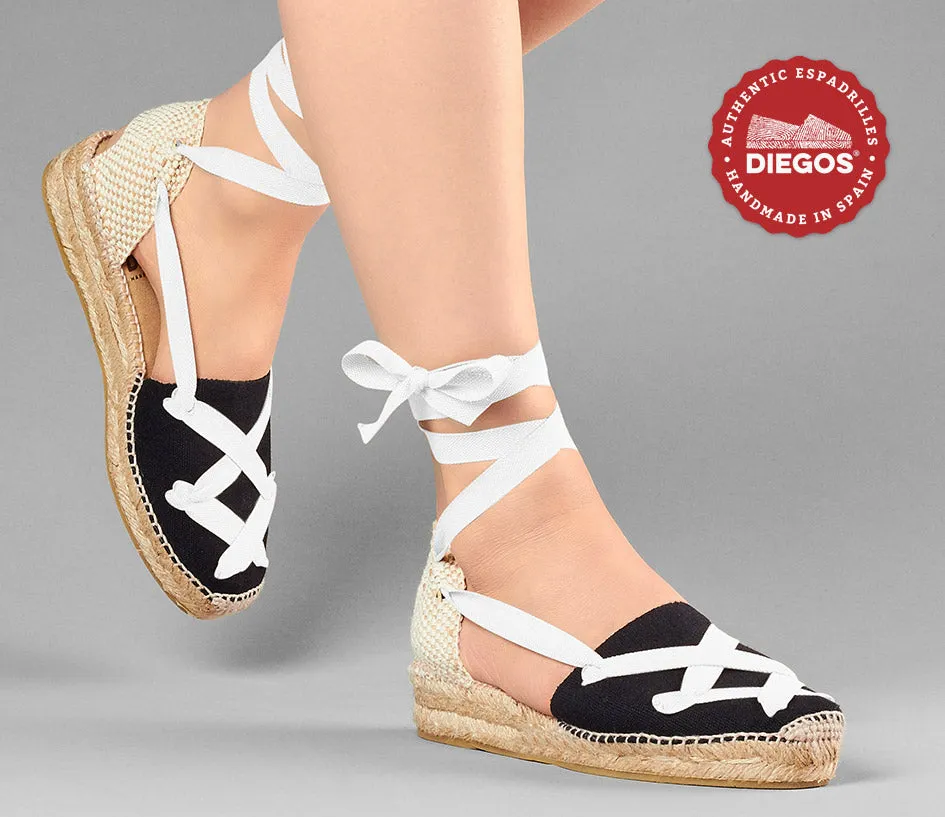 Alpargatas clásicas cordones Lola cuña baja negro