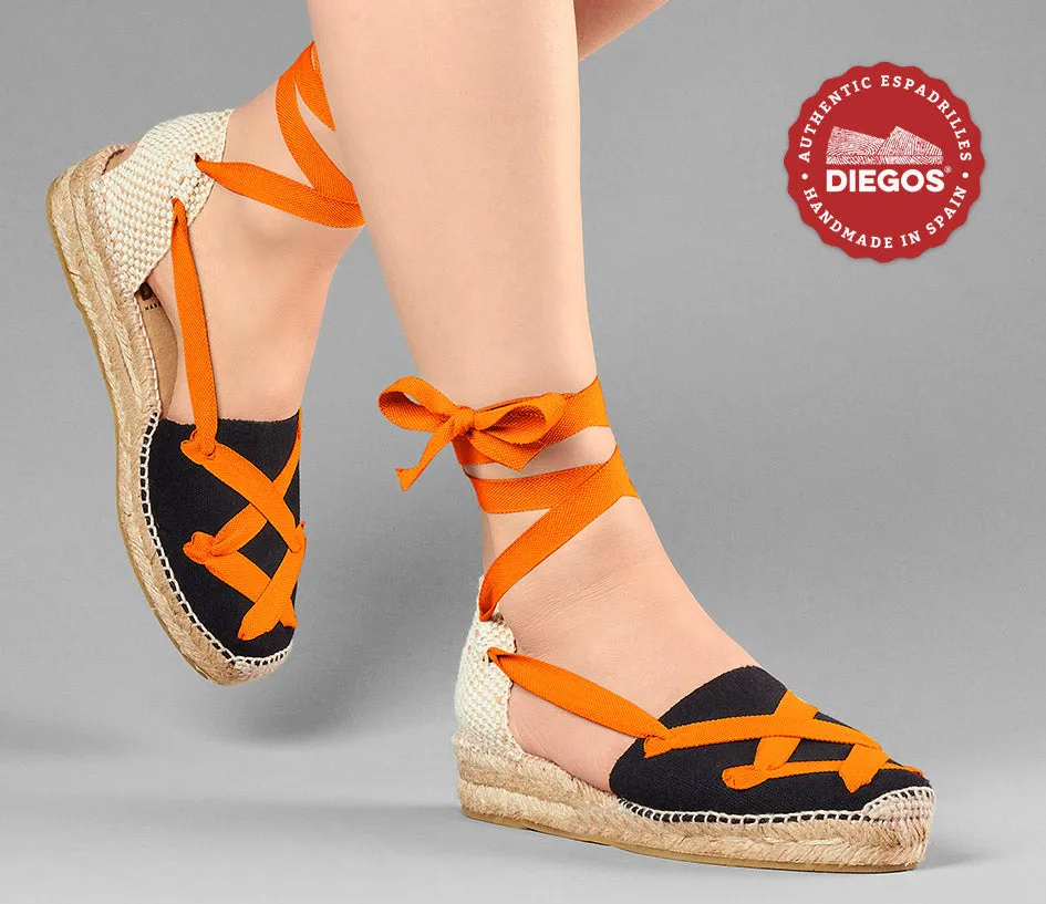 Alpargatas clásicas cordones Lola cuña baja negro