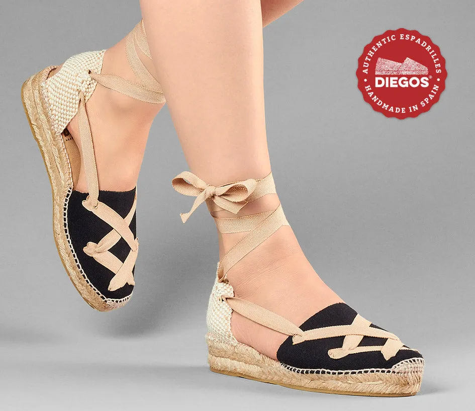 Alpargatas clásicas cordones Lola cuña baja negro