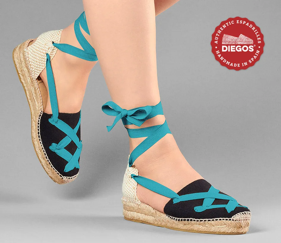 Alpargatas clásicas cordones Lola cuña baja negro