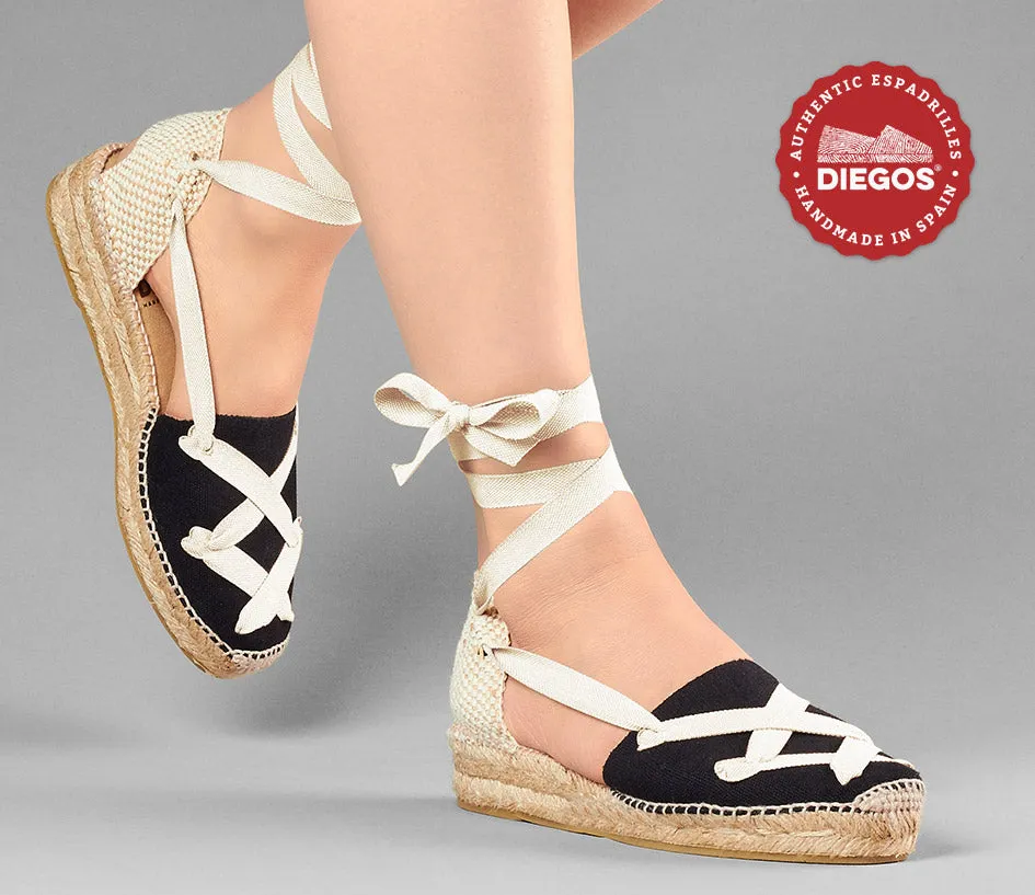 Alpargatas clásicas cordones Lola cuña baja negro