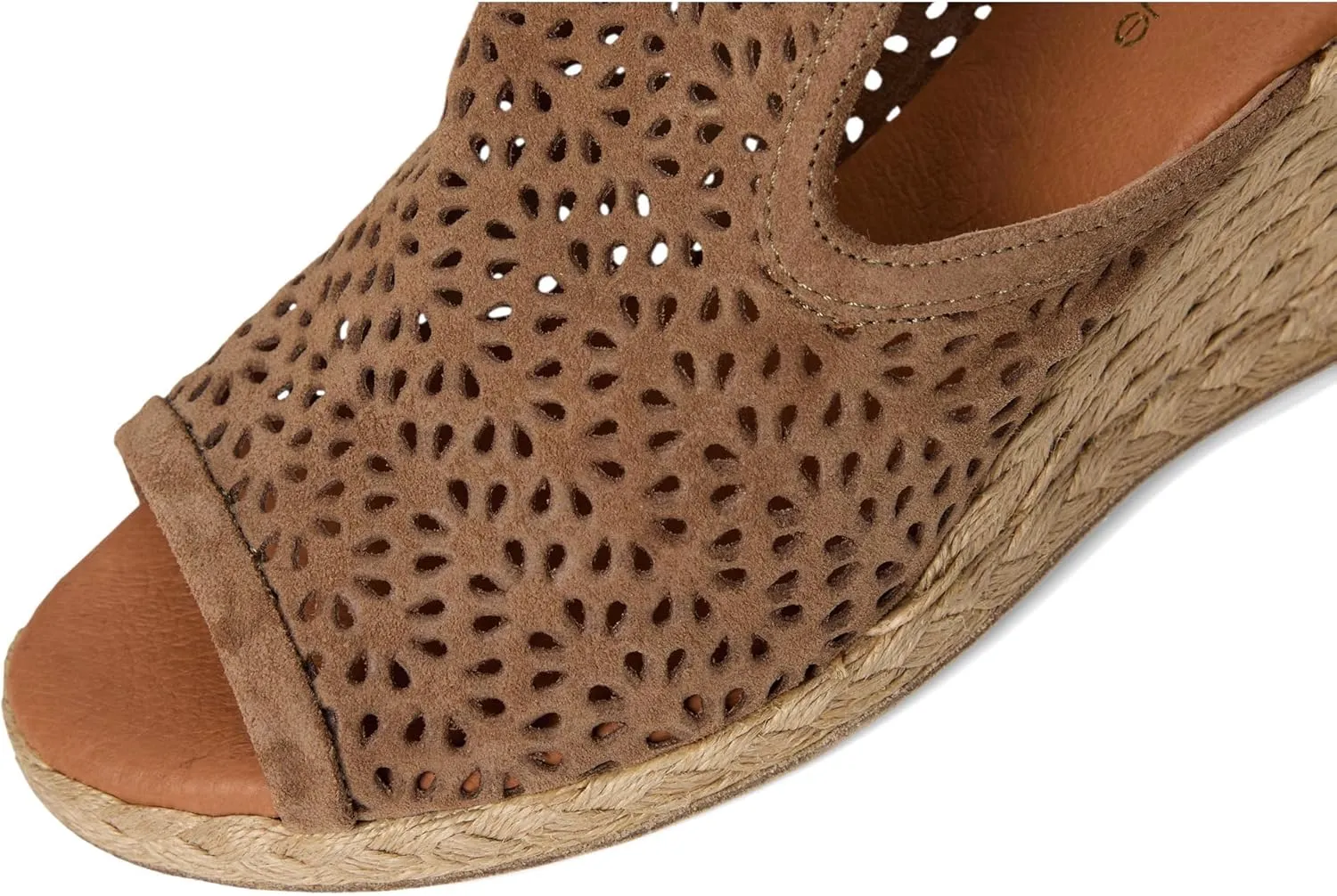 André Assous Women's Nissa Wedge Sandal