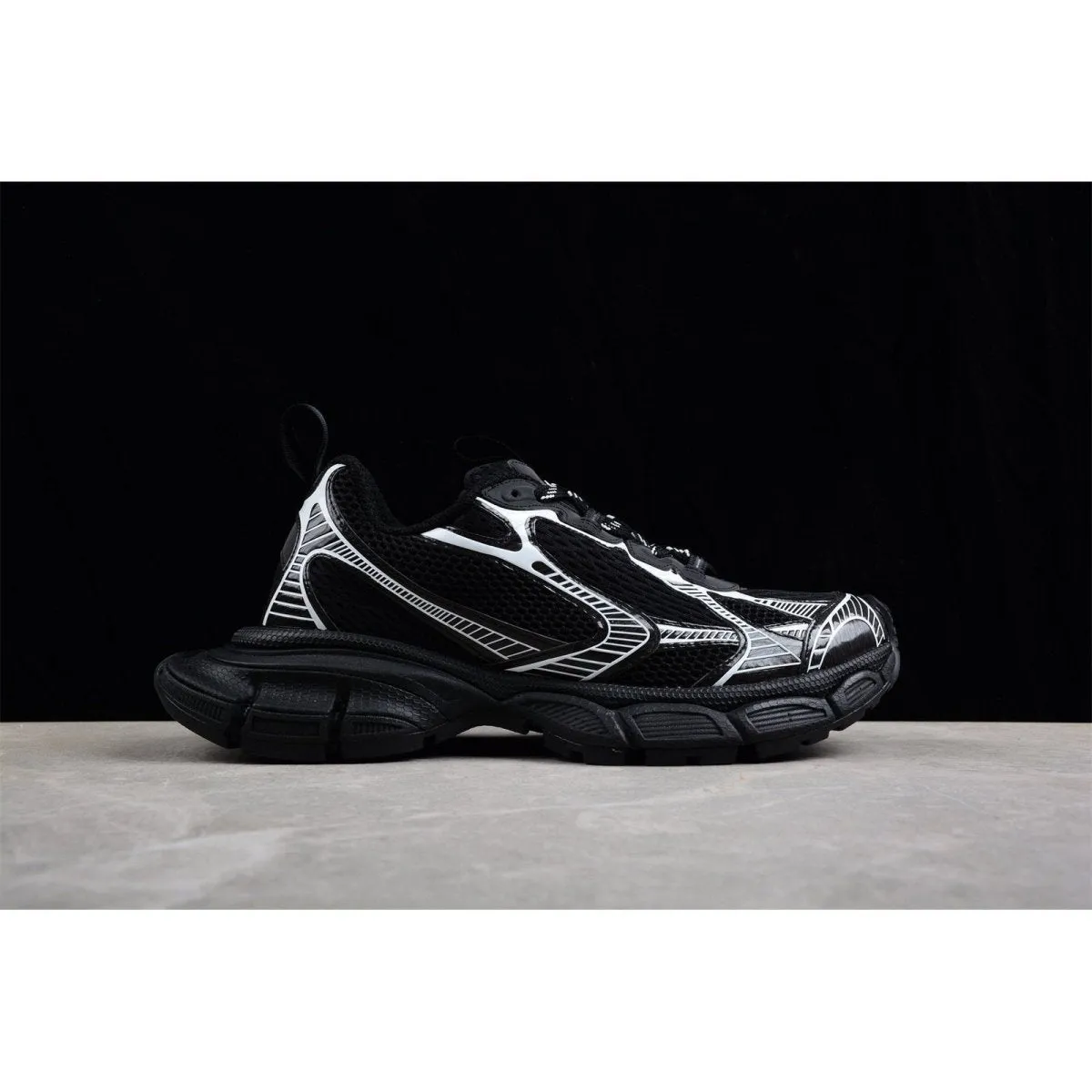 BALENCIAGA 3XL x BLACK WHITE