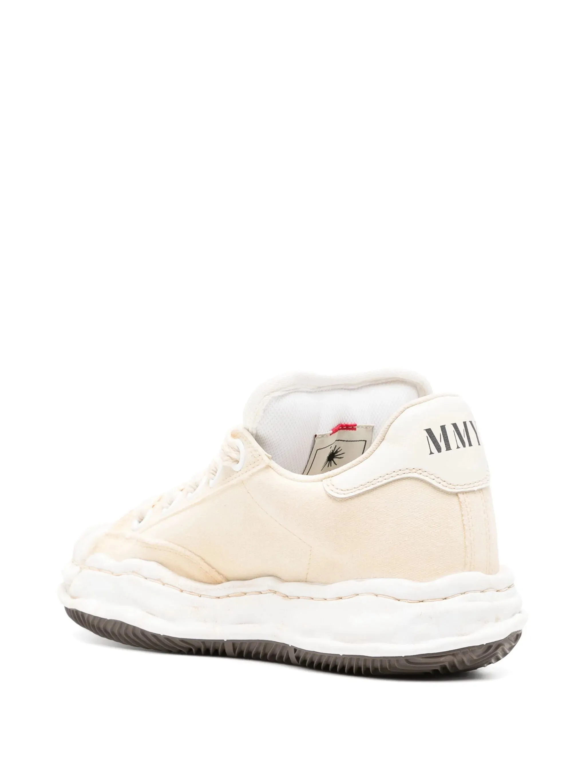 Round Toe Trainer