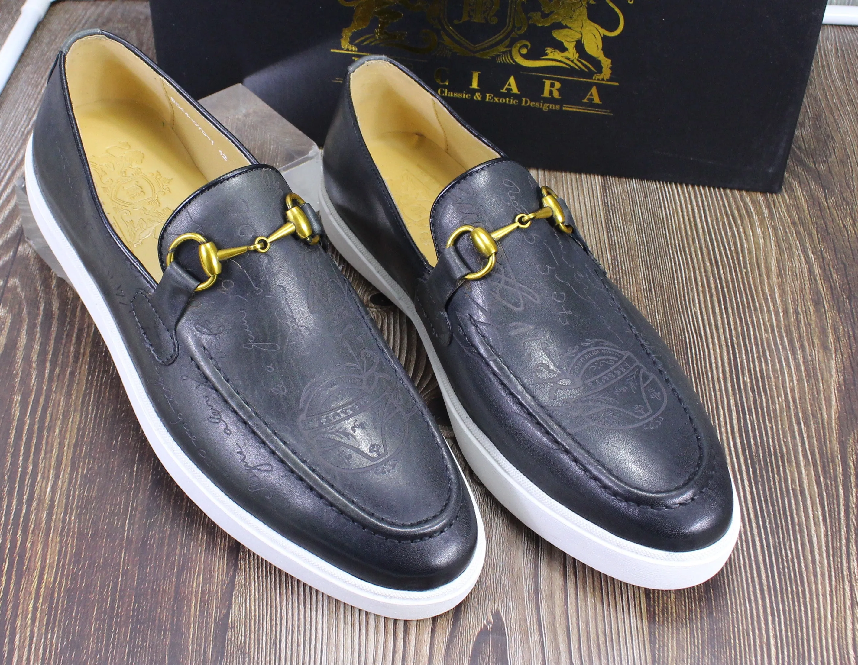 Ruffle Embossed Genuine Leather