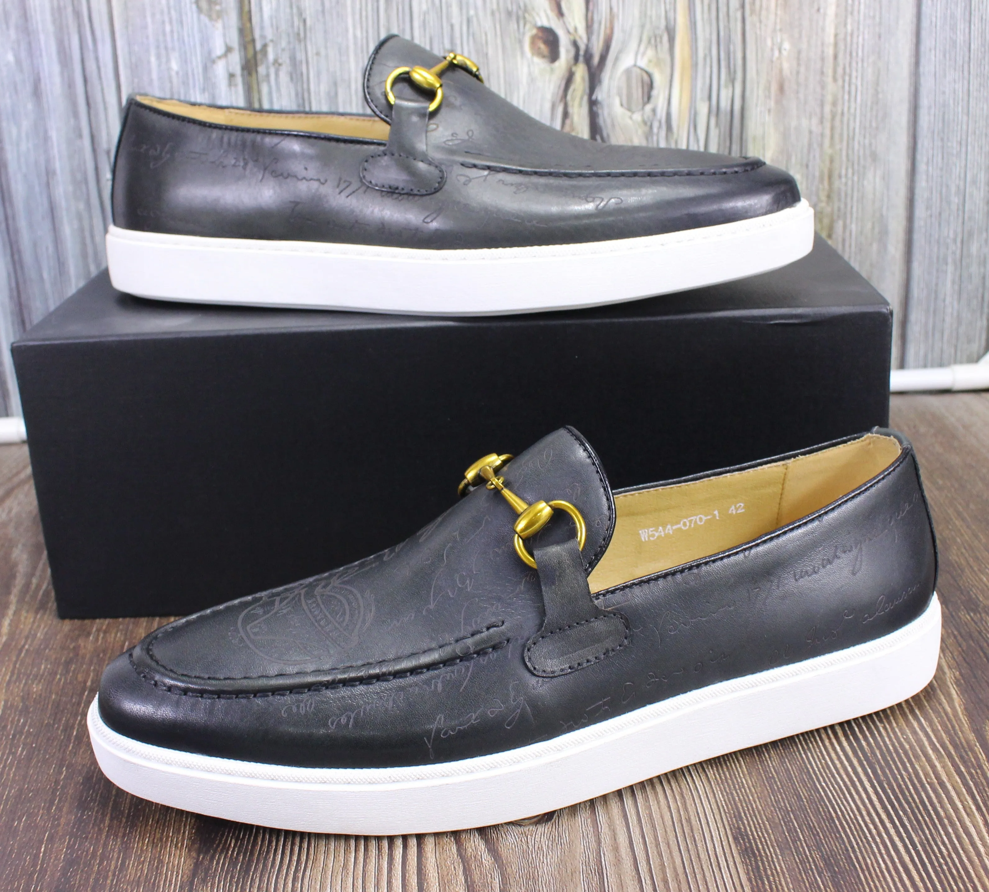 Ruffle Embossed Genuine Leather